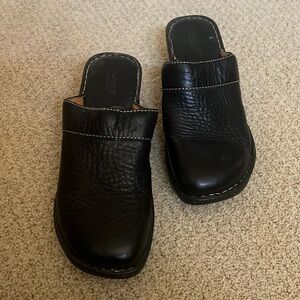 Born black leather clogs 10 EUC